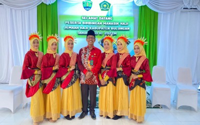 Lestarikan Warisan Leluhur, Jemaah Haji Bulungan Nikmati Jepin oleh Group MAN Bulungan